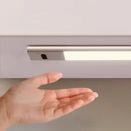 Éclairage LED sous meuble avec capteur tactile KRAUS II / Aluminium