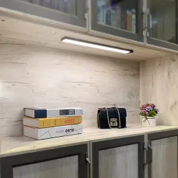 Éclairage LED sous meuble avec capteur YASMINE / Noir mat