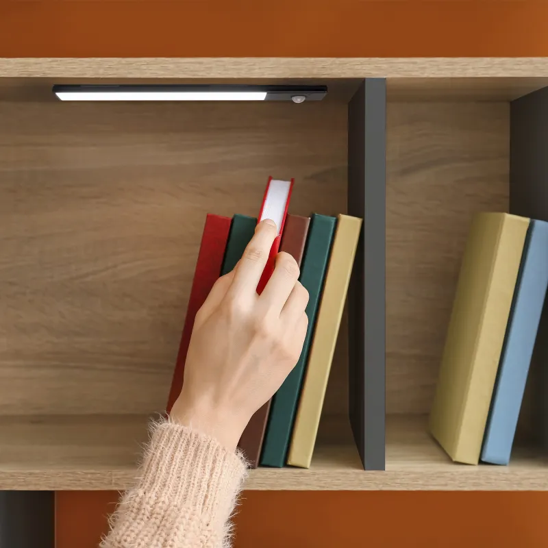 Éclairage LED sous meuble avec détecteur de mouvement KRAUS / Noir mat