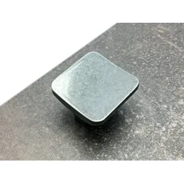 Bouton de meuble PERLA / Acier patiné brillant