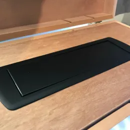 Prise électrique escamotable CIZO 2x230 + 2xUSB – SCHUKO / Noire