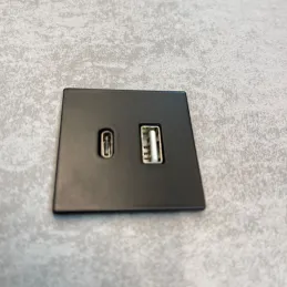 Prise électrique avec chargeur USB VersaPick / Noir mat