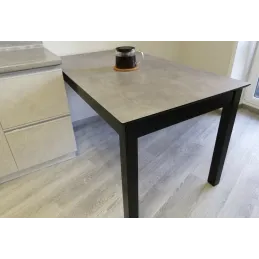 Plan de travail compact en céramique Tessina crème F221 / noyau noir