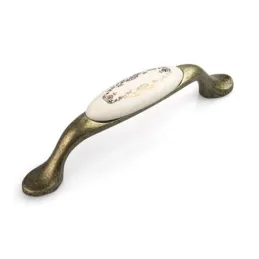 Poignée LUNAS / Laiton vieilli – motif ornemental