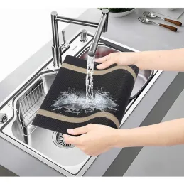 Set de table GENIA 300 x 450 mm / Noir et or