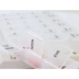 Organisateur et distributeur de médicaments exclusif VITAL / Blanc