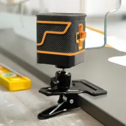 Niveau laser en croix avec support