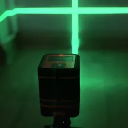 Niveau laser en croix avec support