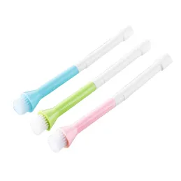 Embout de lavage pour robinet avec brosse / Coloré