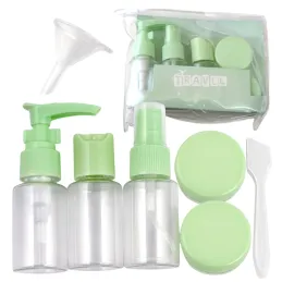 Kit de voyage composé de contenants et de flacons pour cosmétiques HOLIDAY / Vert