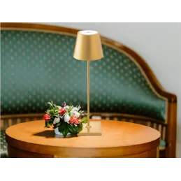 Lampe de table décorative avec allumage tactile et variateur d’intensité ZEUS / Dorée