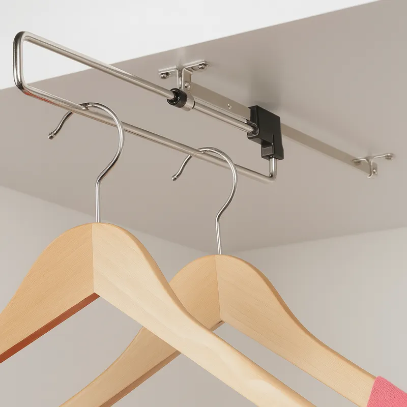 Porte-cintres coulissant EKKA / Chrome brillant