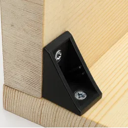 Équerre de raccordement en PVC grande / Noire