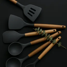 Set de 11 ustensiles de cuisine / Noir – bois naturel