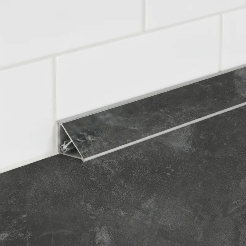 Barre d’étanchéité KRONOSPAN K205 SU / Black Concrete