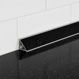 Profilé d’étanchéité KRONOSPAN K218 GG / Andromeda noir brillant