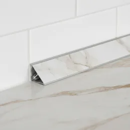 Profilé d’étanchéité KRONOSPAN Calacatta Ambrosio / K699 PN