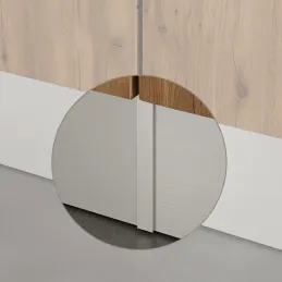 Raccord linéaire pour plinthe de cuisine en plastique / Aluminium brossé