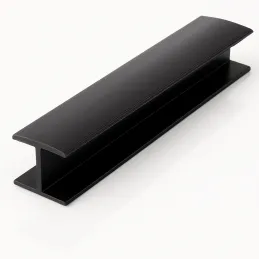 Raccord linéaire pour plinthe de cuisine en plastique / Noir