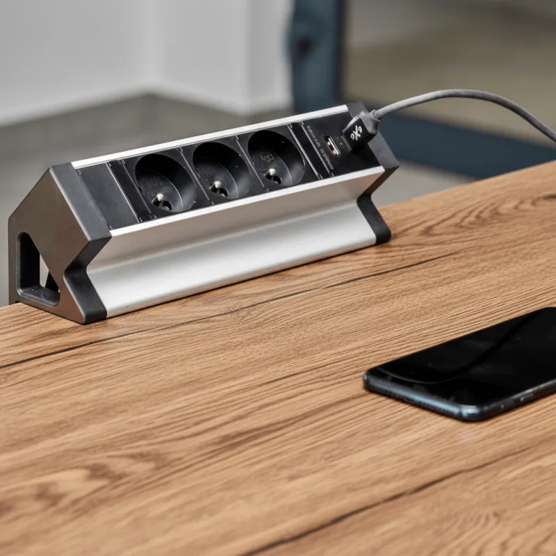 Prise encastrable de bureau DESK 3x230V + 2xUSB pour recharge / Inox
