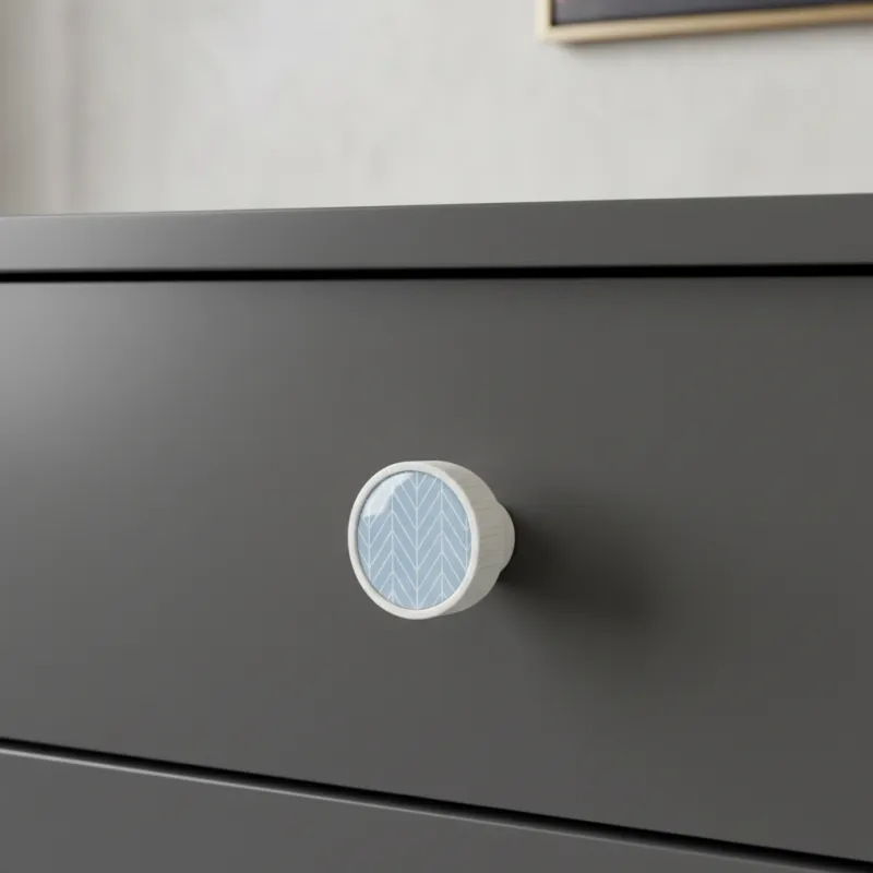 Poignée bouton en bois ARSIA / Blanc – motif sapin bleu