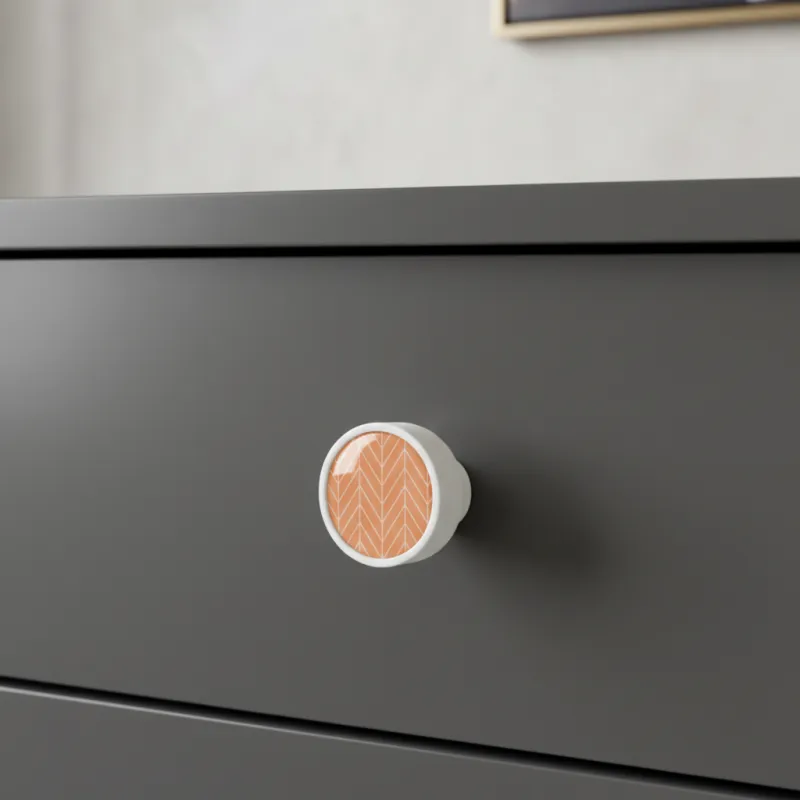 Bouton de meuble en bois ARSIA / Blanc – motif sapin orange