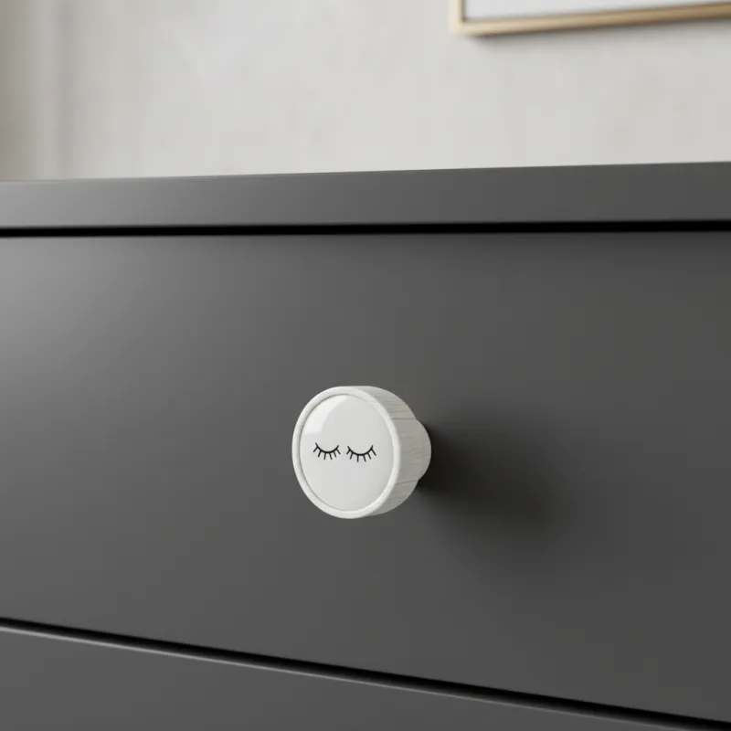 Poignée bouton en bois ARSIA / Blanc – motif de cils