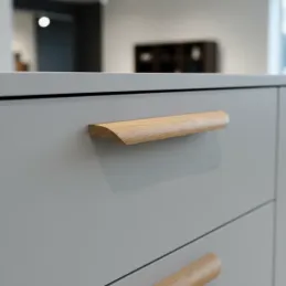 Poignée en bois BOLZANO / Chêne verni