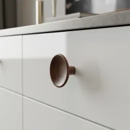 Bouton en bois RENO / Noyer verni