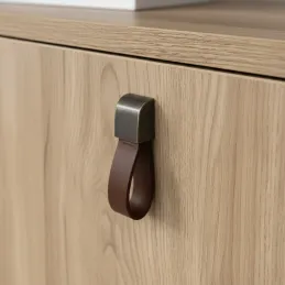 Poignée bouton en cuir LEATY / vieux argent – cuir marron