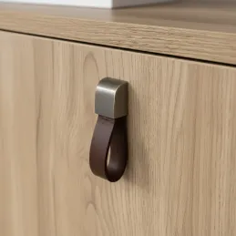 Poignée bouton en cuir LEATY / Nickel foncé – cuir marron