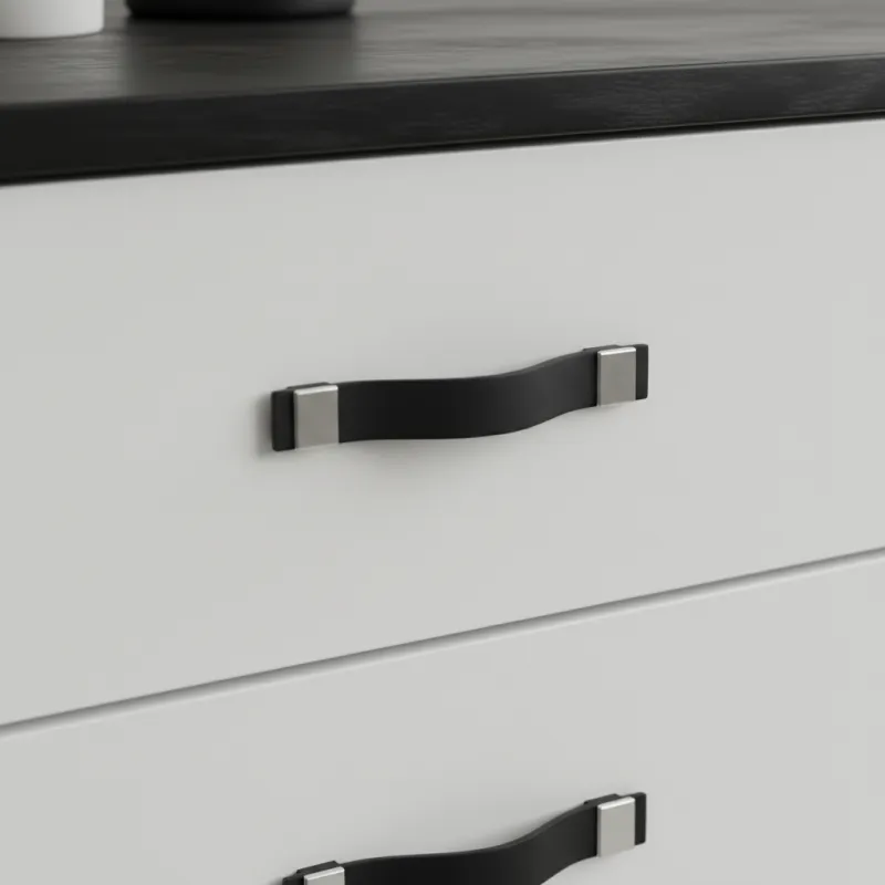 Poignée en cuir DALLAS / cuir noir – embout en aluminium