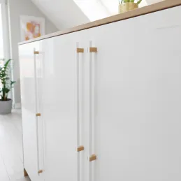 Poignée de meuble en bois LEO / Blanc – chêne naturel