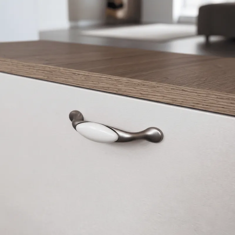 Poignée GAUDIA / vieil argent + porcelaine vanille