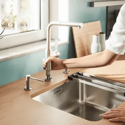 Mitigeur d’évier Blanco LANORA S-F avec douchette / Inox poli