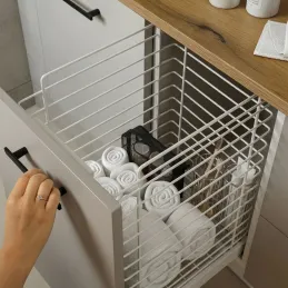 Panier à linge coulissant avec fermeture amortie et fixation sur porte ORTA / Blanc mat