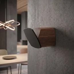 Porte-manteau en bois exclusif LOREN / noyer foncé – noir
