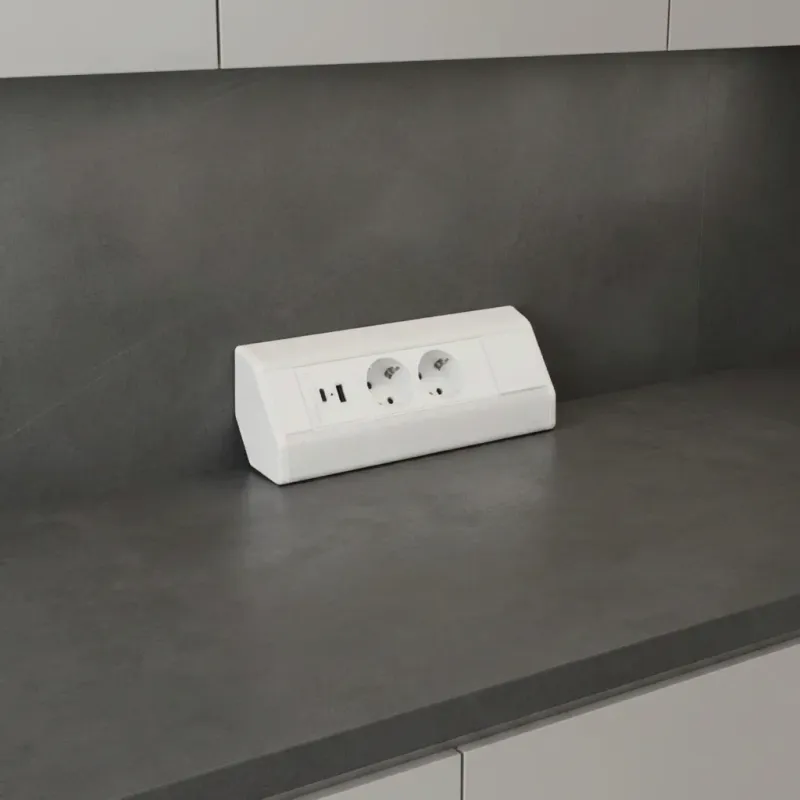 Bloc multiprise encastrable CORNER SCHUKO 2× 230 V + USB A-C / Blanc mat