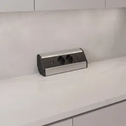 Bloc multiprise encastrable CORNER SCHUKO 2x 230V + USB A-C / Inox