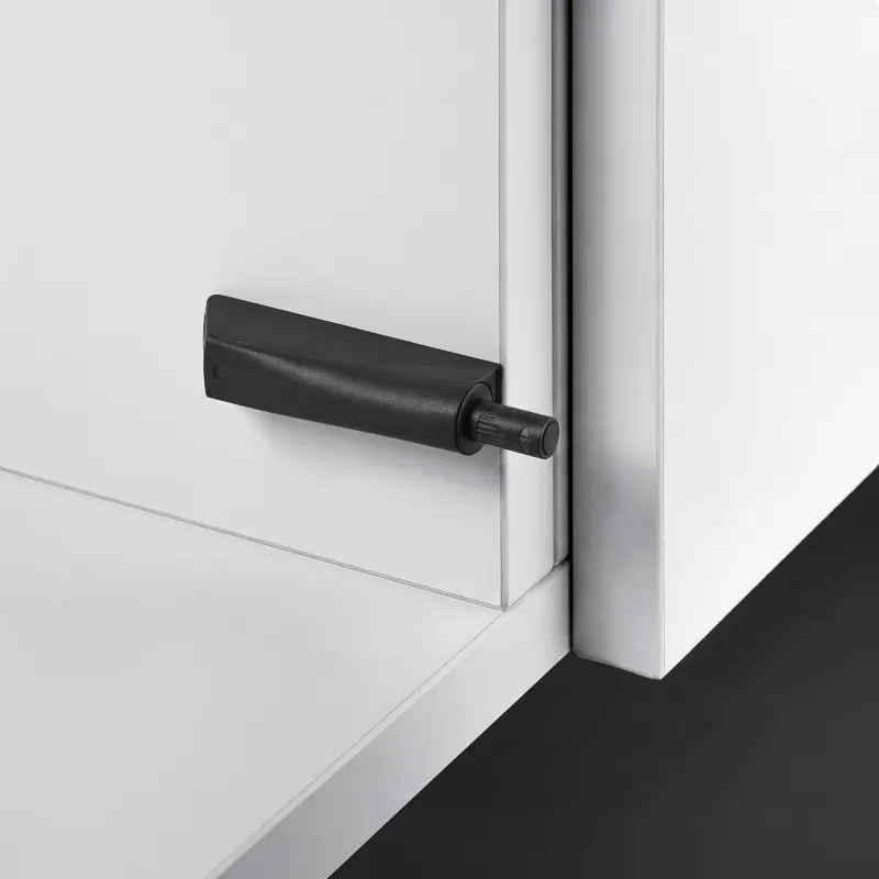 Poussoir pour ouverture sans poignée des portes MOVE Mini / Noir