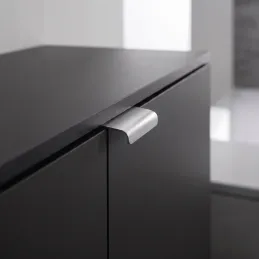 Poignée de chant de porte BELLA / Chrome mat