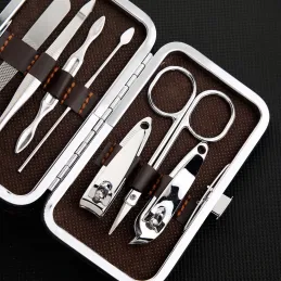 Set de manucure de 7 pièces / Marron - chrome