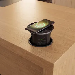 Prise escamotable automatique AMBIENTE SCHUKO 3x230V + USB A-C avec éclairage et chargement / Verre noir