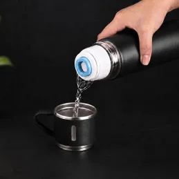 Thermos en acier inoxydable avec gobelet THERMIO 500ml / Noir