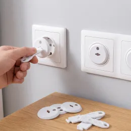 Lot de 15 cache-prises de sécurité avec clé / Blanc