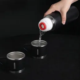 Thermos design avec 3 gobelets 400 ml / Noir mat