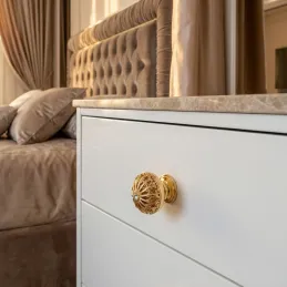 Bouton de meuble VIVALDI / Or brillant avec cristal
