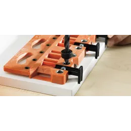 Gabarit de perçage universel pour façades, supports de barres de toit et dos BLUM