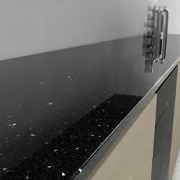Plan de travail KRONOSPAN Andromeda Noir brillant / K218 GG