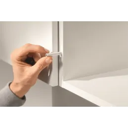 Poussoir TIP-ON long de 76 mm / Gris